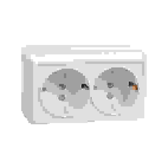 ОКТАВА Розетка двойная с заземлением сошторками 10А