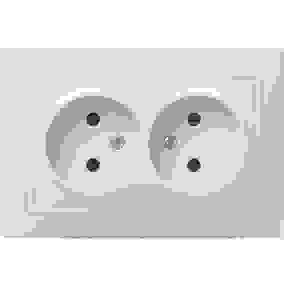 КВАРТА Розетка с заземлением без шторок белая в сборе