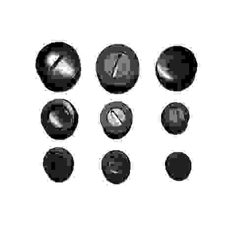 Заглушка пластиковая,закрывает щетки на электроинструменте 20х1х7,8 010264