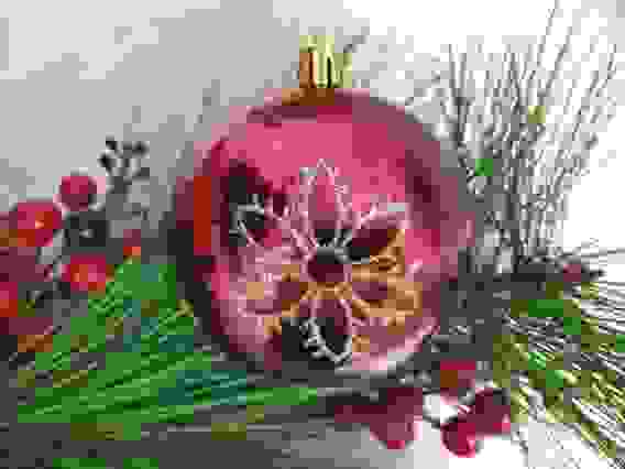 Елочный шар &quot;Цветочная роспись&quot; d8см. цв. бордовый