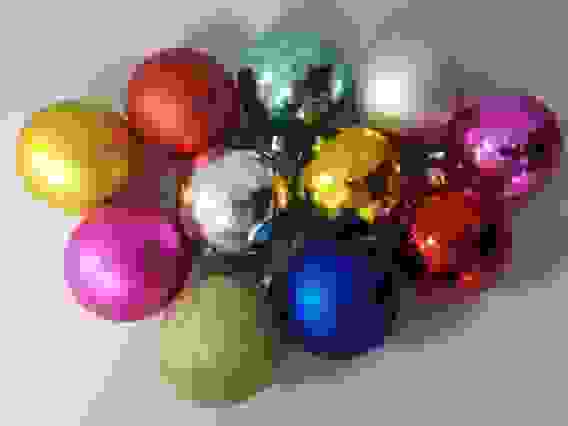 Шар новогодний 6 см, пластик, цвета в ассортименте