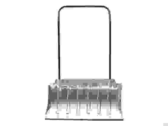 Движок для снега (скрепер) 750х430мм, формованный стальной &quot;Лидер&quot; средний, с метал. планкой