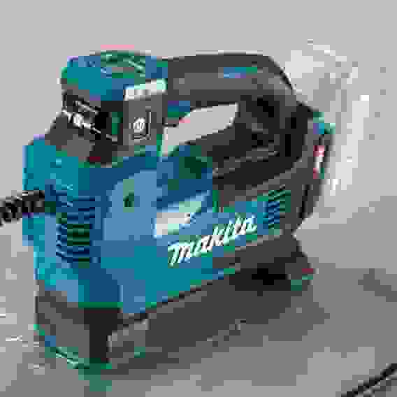 Компрессор автомобильный акк. MAKITA MP001GZ 40В, 11бар, 3скорости, насадки без акк и зу