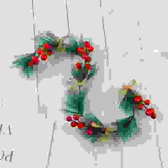 Хвойная гирлянда с ягодами и бантами, 65см, пластик, полиэстер СНОУ БУМ
