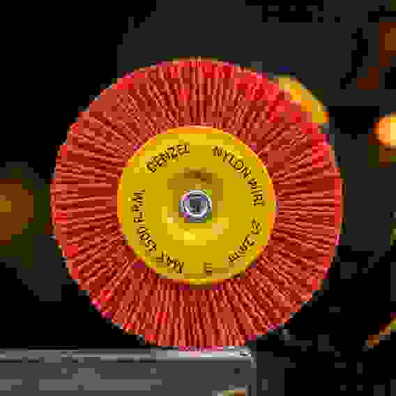 Щетка для дрели, 100 мм, Плоская, со шпилькой, нейлоновая щетина// Denzel