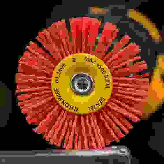 Щетка для дрели, 65 мм, Плоская, со шпилькой, нейлоновая щетина// Denzel