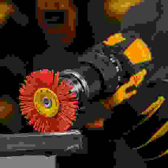 Щетка для дрели, 65 мм, Плоская, со шпилькой, нейлоновая щетина// Denzel