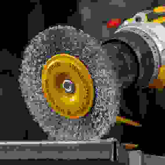 Щетка для дрели 100 мм, Плоская, со шпилькой, нержавеющая витая проволока// Denzel