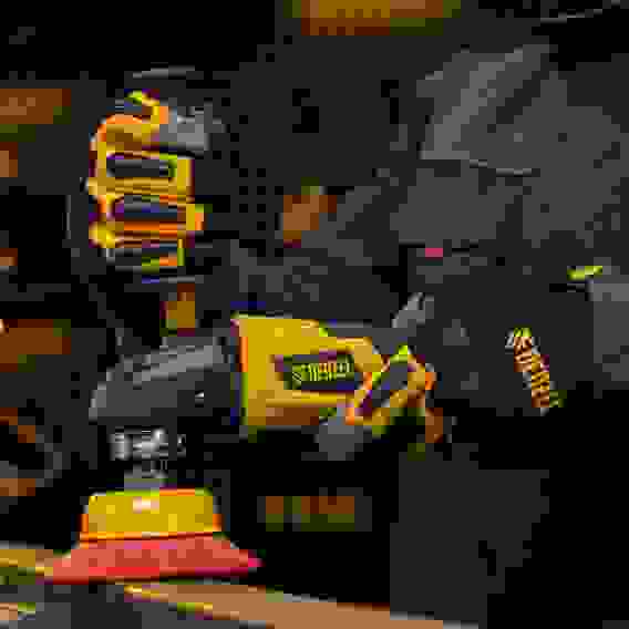 Щетка для УШМ, 100 мм, Чашка, нейлоновая щетина, М14// Denzel