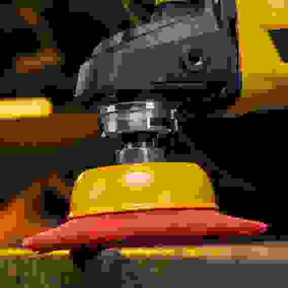 Щетка для УШМ, 100 мм, Чашка, нейлоновая щетина, М14// Denzel