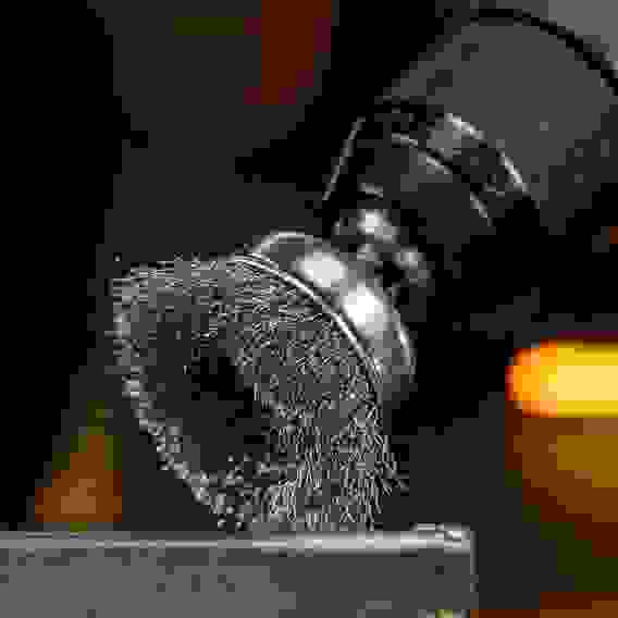 Набор щеток для дрели, 1 Плоская 50мм, 2 Чашки 25-50мм, шпилька, нерж. вит. проволока// Denzel