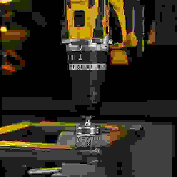 Набор щеток для дрели, 1 Плоская 50мм, 2 Чашки 25-50мм, шпилька, нерж. вит. проволока// Denzel