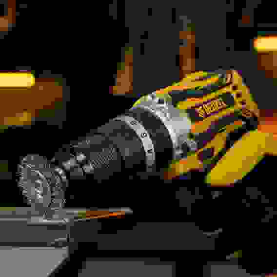 Набор щеток для дрели, 1 Плоская 50мм, 2 Чашки 25-50мм, шпилька, нерж. вит. проволока// Denzel