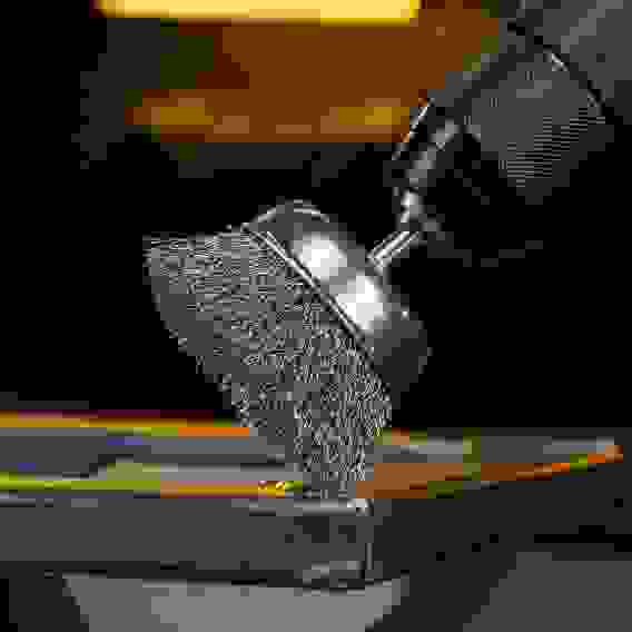 Набор щеток для дрели, 1 Плоская 50мм, 2 Чашки 25-50мм, шпилька, нерж. вит. проволока// Denzel