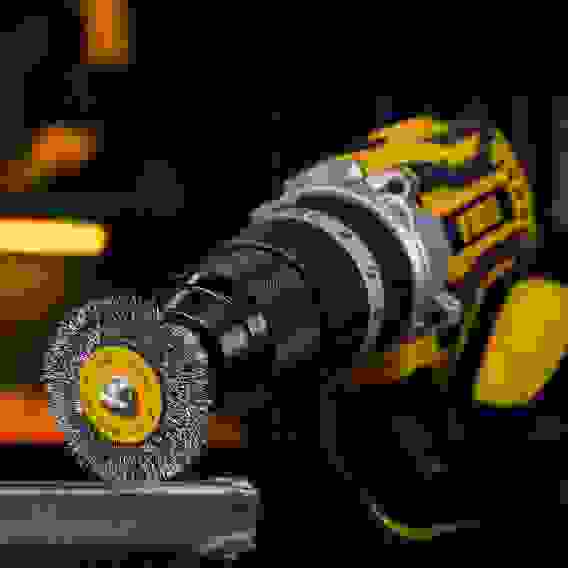 Набор щеток для дрели, 5 Плоских 25-38-50-63-75 мм, шпилька, нерж. вит. проволока// Denzel