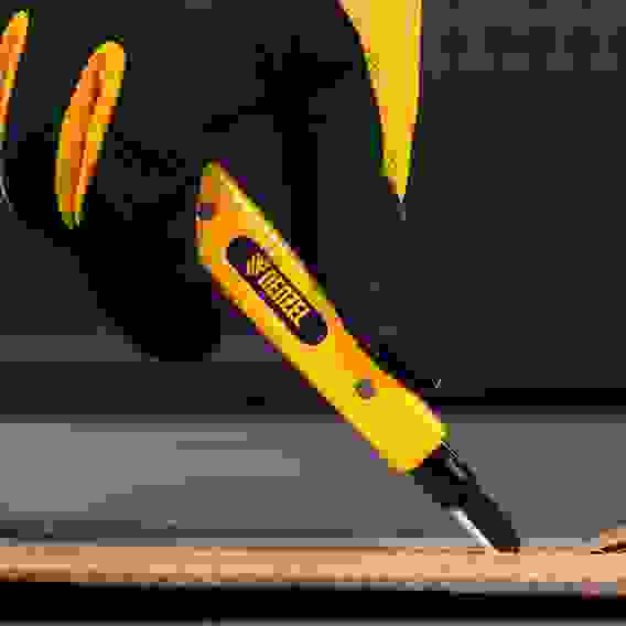 Нож, 9 мм, сменное лезвие, SK4, алюминиевый корпус, торцевой зажим// Denzel