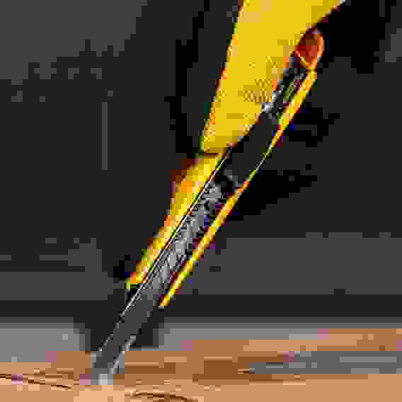 Нож, 9 мм, сменное лезвие, SK4, алюминиевый корпус, торцевой зажим// Denzel