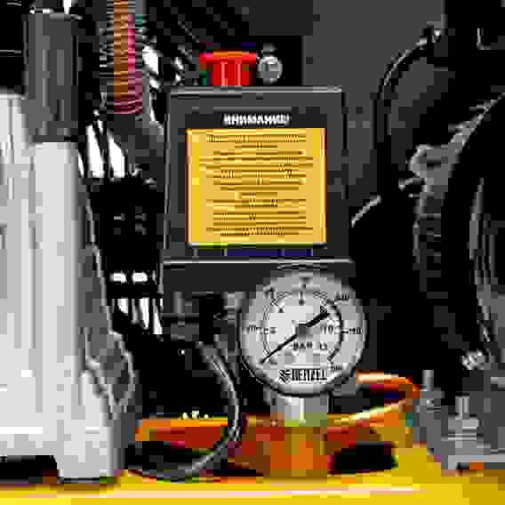 Компрессор Denzel BCI 2100/50 рем. привод 2,1 кВт, 50 литров, 400 л/мин