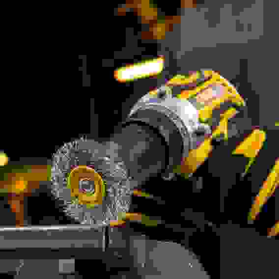 Щетка для дрели, 60 мм, Плоская, со шпилькой, нержавеющая витая проволока// Denzel