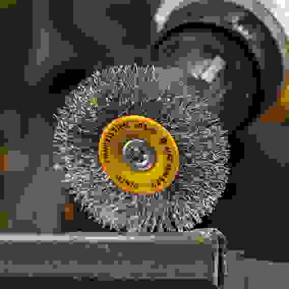 Щетка для дрели, 60 мм, Плоская, со шпилькой, нержавеющая витая проволока// Denzel