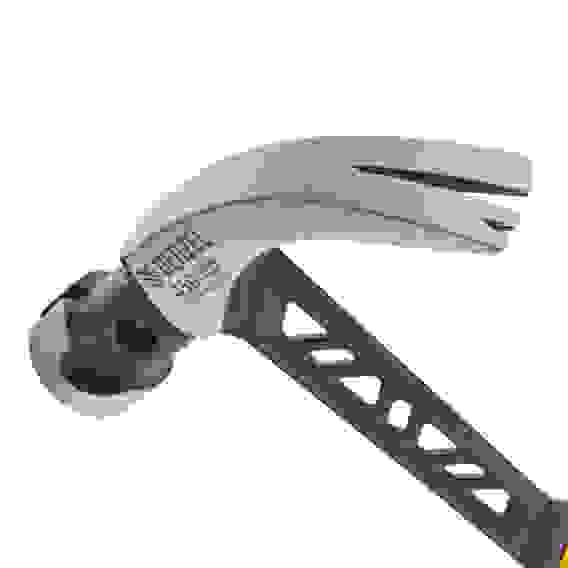 Молоток-гвоздодёр,450 г, цельнокованый,боек с магнитом, двухкомп. обрезин. рук-ка // Denzel