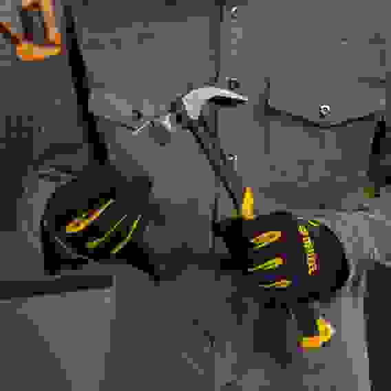 Молоток-гвоздодёр,450 г, цельнокованый,боек с магнитом, двухкомп. обрезин. рук-ка // Denzel