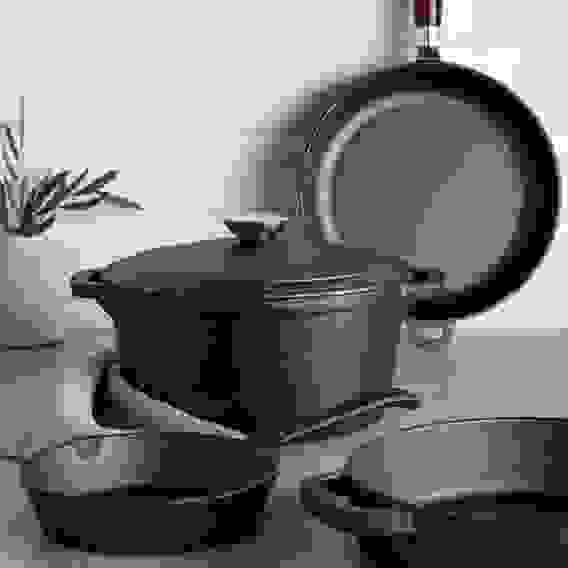 Сковорода чугун, 2 слива, d20см, индукция VETTA