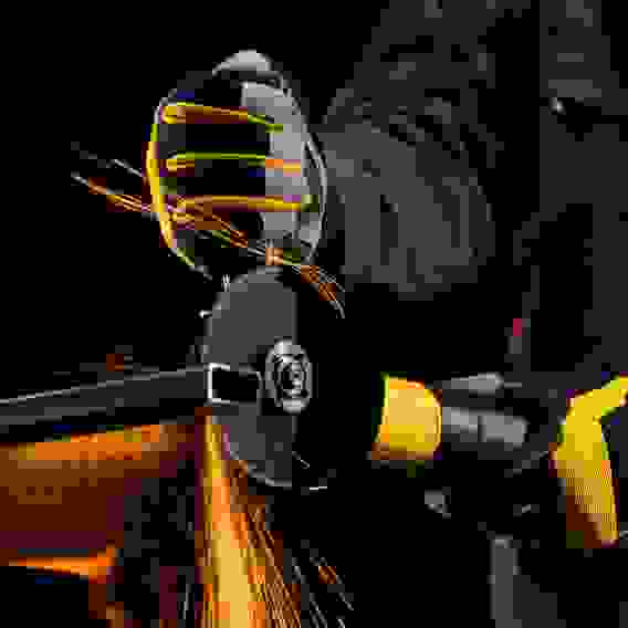 Машина шлифовальная угловая AGB125-1700, 1700 Вт, 125 мм, 3000-11000 об/мин// Denzel