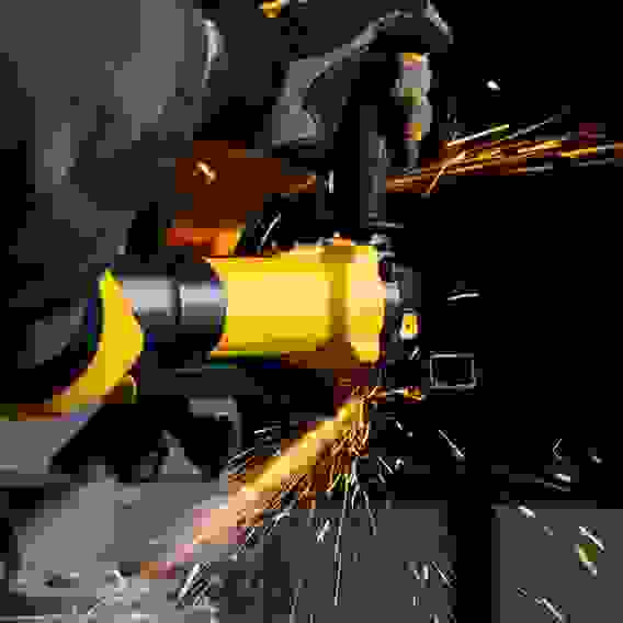 Машина шлифовальная угловая AGB125-1700, 1700 Вт, 125 мм, 3000-11000 об/мин// Denzel