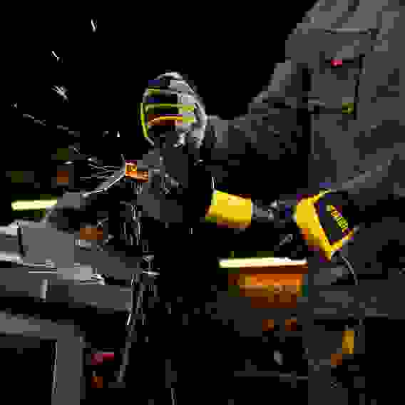 Машина шлифовальная угловая AGB125-1700, 1700 Вт, 125 мм, 3000-11000 об/мин// Denzel