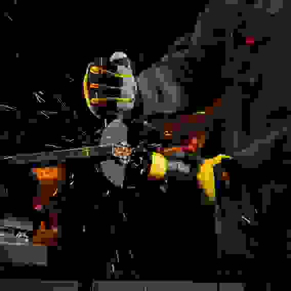 Машина шлифовальная угловая AGB125-1700, 1700 Вт, 125 мм, 3000-11000 об/мин// Denzel