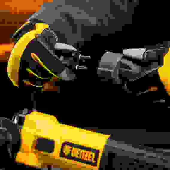 Машина шлифовальная угловая AGB125-1700, 1700 Вт, 125 мм, 3000-11000 об/мин// Denzel