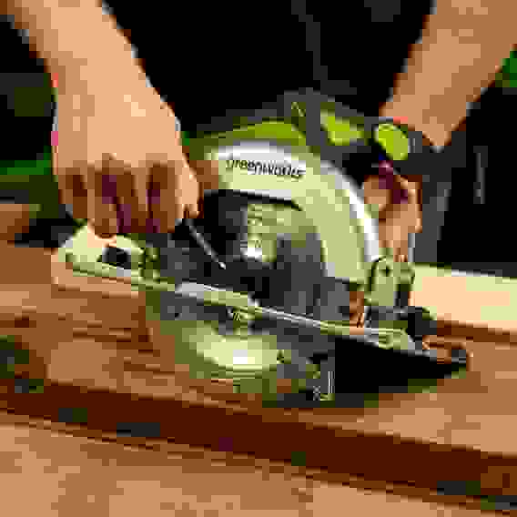Пила дисковая акк. Greenworks GD24CS165, 24V,б/щет,165х20мм, 4800 об/мин, рез 57мм,1х5Ач,ЗУ,кор